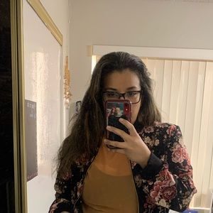 Meet your Posher, Maribel